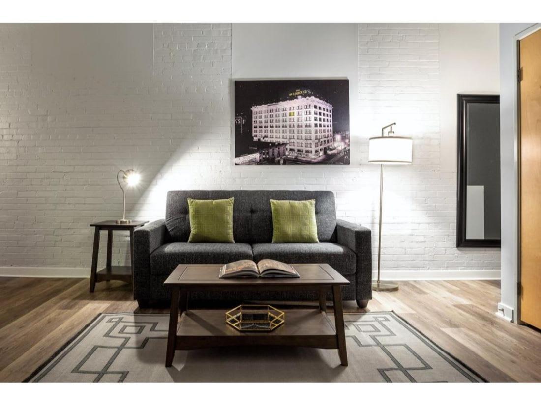 2Br 2Ba In The Block By Cozysuites! Indianapolis Ngoại thất bức ảnh